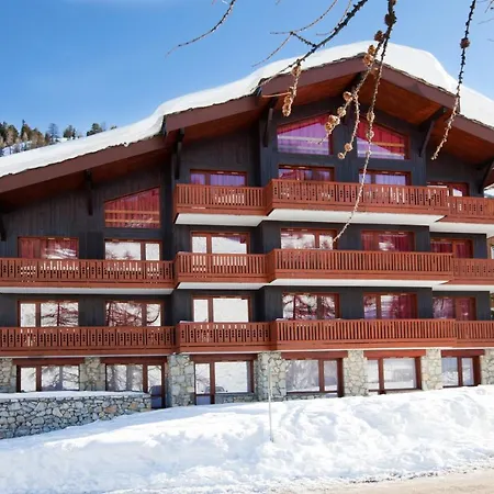 Vvf Villages Les Arolles à 1800 * La Plagne