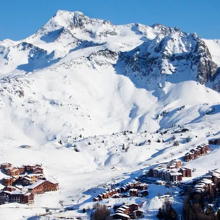 Vvf Villages Les Arolles à 1800 * La Plagne