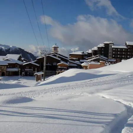 Vvf Villages Les Arolles à 1800 * La Plagne